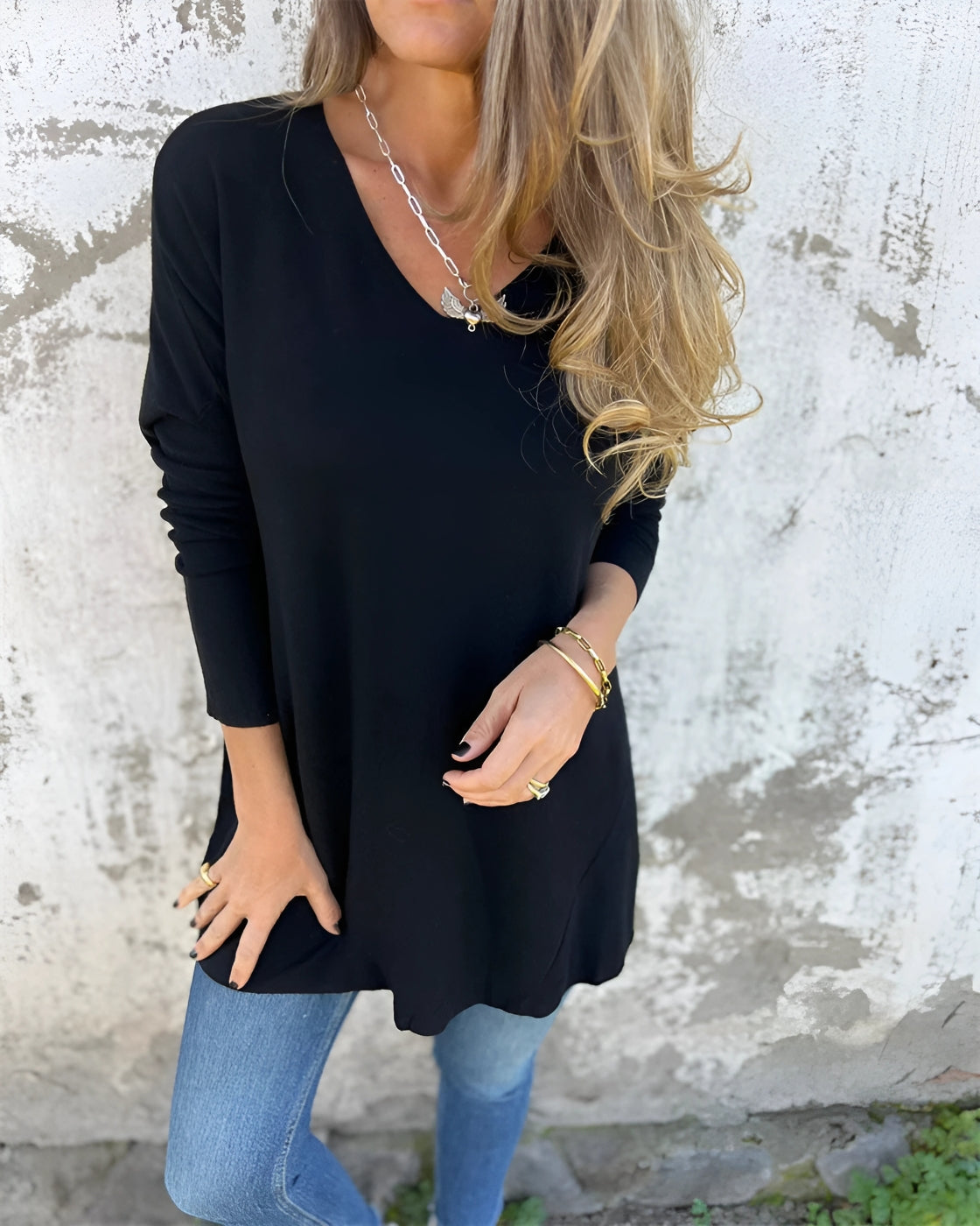 Eva Shirt | V-neck - Delicate and Cool (Premium Cotton)