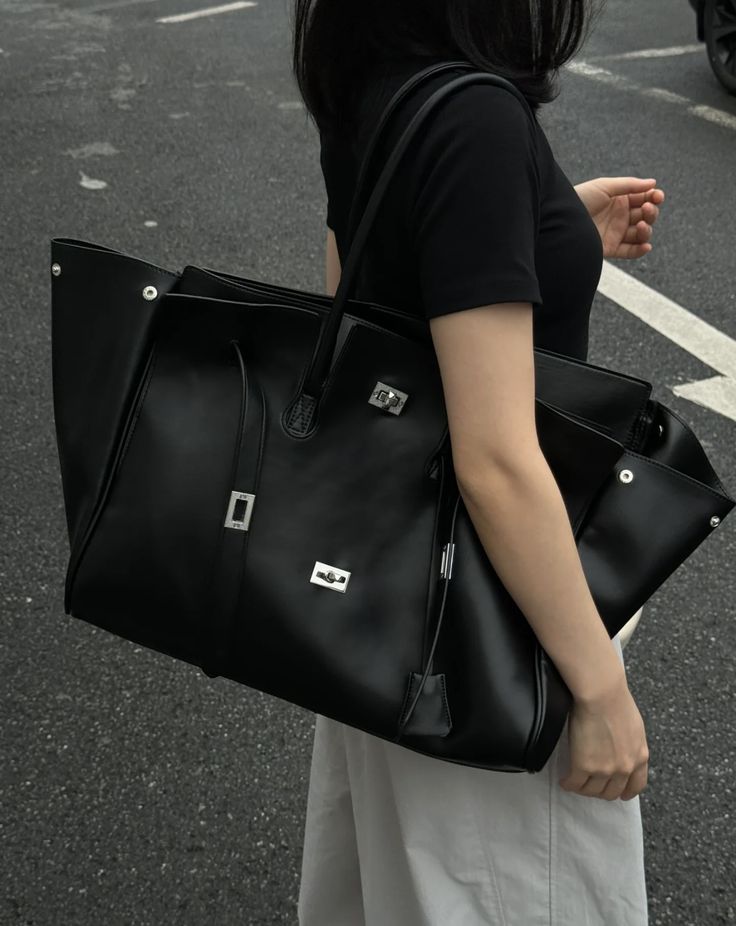 The Valencia Bag