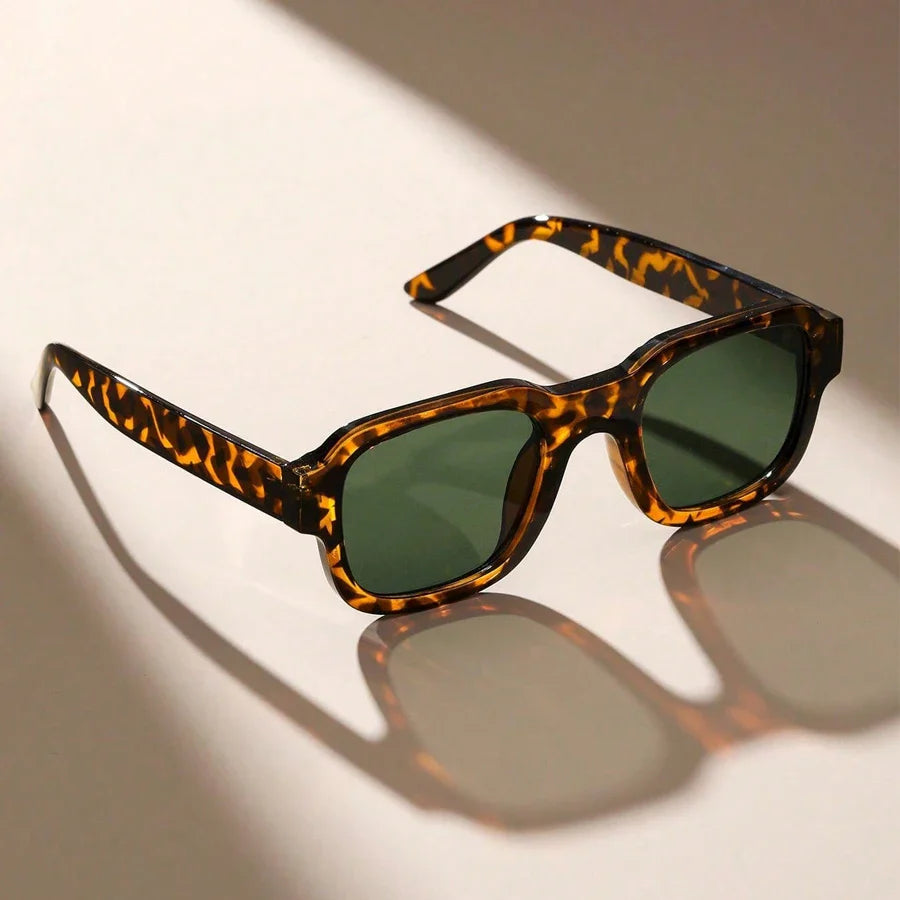 Vayne Fashion Classic Retro Square Sunglasses for Women