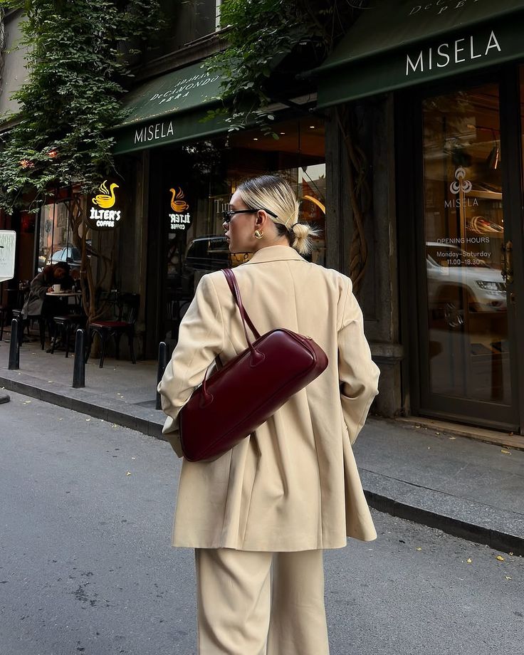 The Camélia Baguette